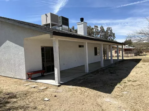 Exterior - 6623 Hanford Ave, Yucca Valley, CA 92284 photo 4 of 11