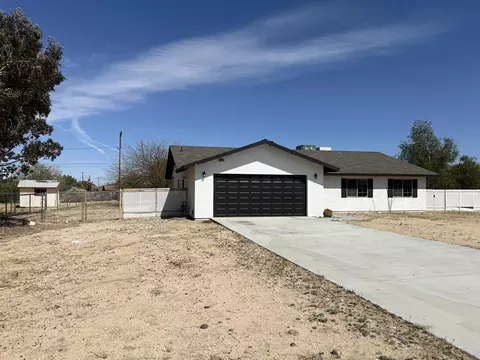 Exterior - 6623 Hanford Ave, Yucca Valley, CA 92284 photo 5 of 11