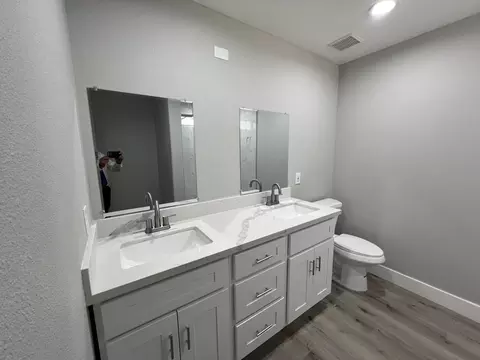 Bath - 6623 Hanford Ave, Yucca Valley, CA 92284 photo 1 of 6