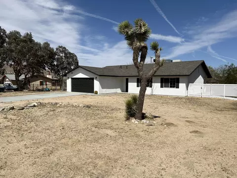 Exterior - 6623 Hanford Ave, Yucca Valley, CA 92284 photo 3 of 11