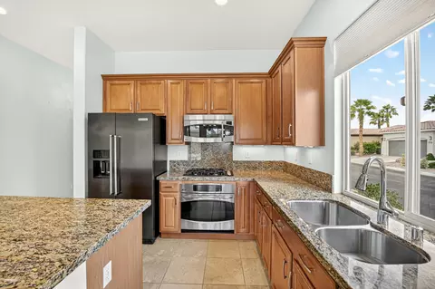 Kitchen - 41298 Calle Servando, Indio, CA 92203 photo 3 of 4