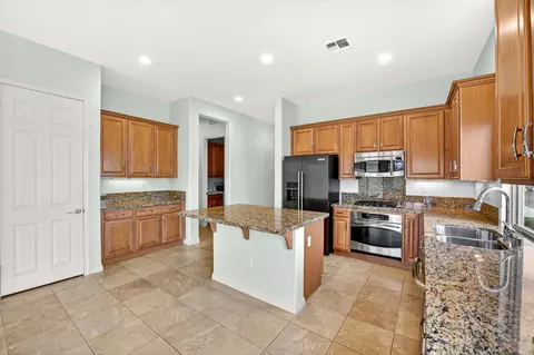 Kitchen - 41298 Calle Servando, Indio, CA 92203 photo 4 of 4