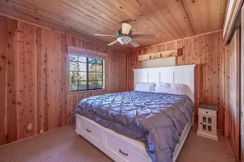 Bedroom - 1411 Klamath Rd, Big Bear City, CA 92314 photo 1 of 9