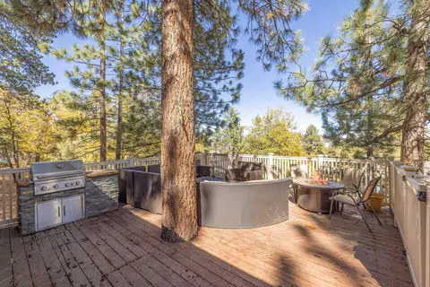 Exterior - 1411 Klamath Rd, Big Bear City, CA 92314 photo 4 of 9