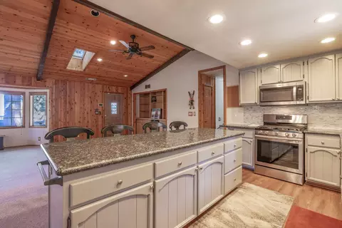 Kitchen - 1411 Klamath Rd, Big Bear City, CA 92314 photo 5 of 5