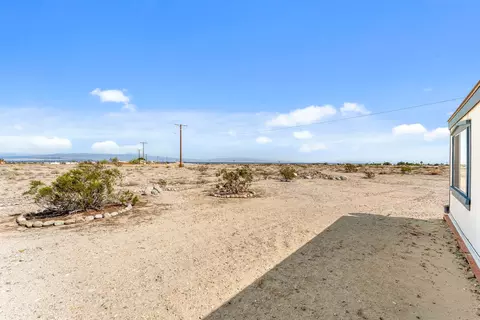 Exterior - 2610 Dana Ave, Thermal, CA 92274 photo 9 of 10