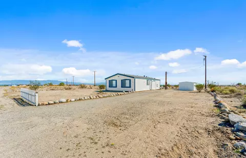 Exterior - 2610 Dana Ave, Thermal, CA 92274 photo 5 of 10
