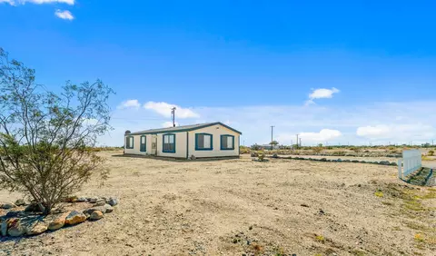 Exterior - 2610 Dana Ave, Thermal, CA 92274 photo 3 of 10
