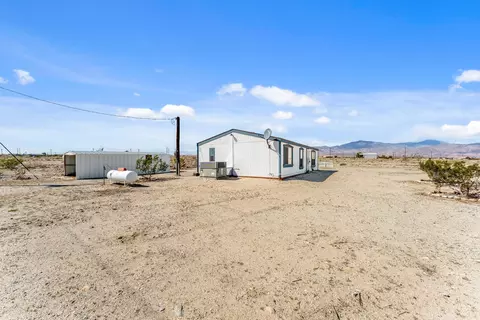 Exterior - 2610 Dana Ave, Thermal, CA 92274 photo 8 of 10