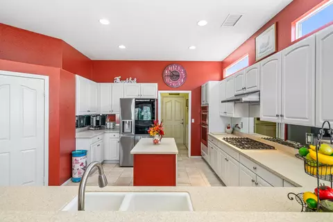 Kitchen - 44329 Royal Lytham Dr, Indio, CA 92201 photo 2 of 4