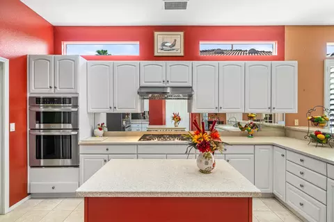 Kitchen - 44329 Royal Lytham Dr, Indio, CA 92201 photo 3 of 4