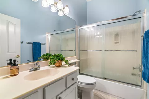 Bath - 44329 Royal Lytham Dr, Indio, CA 92201 photo 4 of 4
