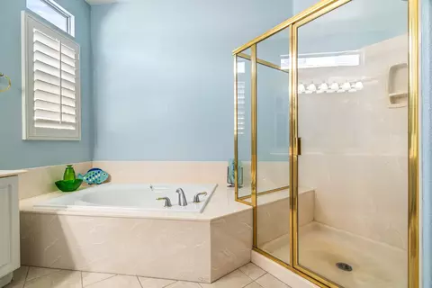 Bath - 44329 Royal Lytham Dr, Indio, CA 92201 photo 2 of 4