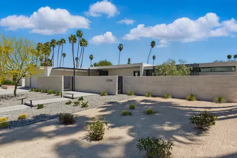 2290 S Yosemite Dr, Palm Springs, CA 92264