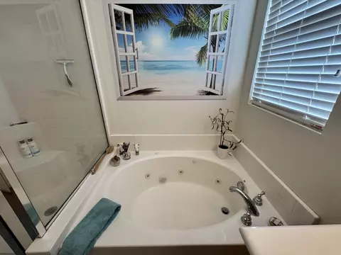 Bath - 82774 Matthau Dr, Indio, CA 92201 photo 2 of 5