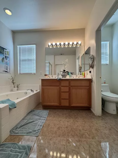 Bath - 82774 Matthau Dr, Indio, CA 92201 photo 4 of 5
