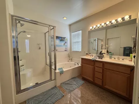 Bath - 82774 Matthau Dr, Indio, CA 92201 photo 5 of 5