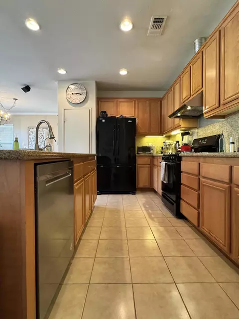 Kitchen - 82774 Matthau Dr, Indio, CA 92201 photo 4 of 6