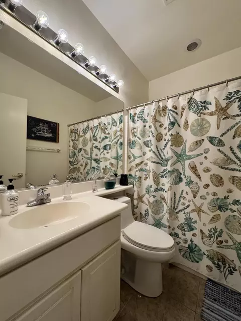 Bath - 82774 Matthau Dr, Indio, CA 92201 photo 1 of 5