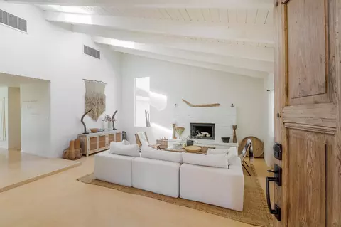Entry Way - 3766 Burns Rd, Joshua Tree, CA 92252 photo 1 of 2