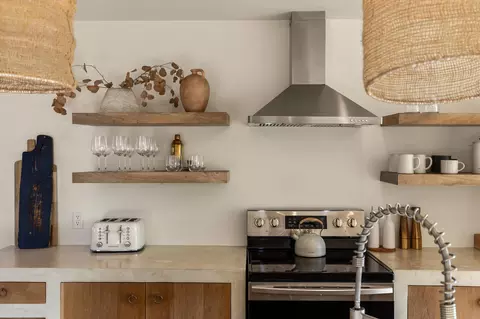 Kitchen - 3766 Burns Rd, Joshua Tree, CA 92252 photo 3 of 6