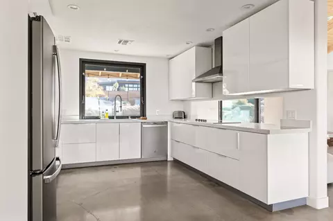Kitchen - 60633 Pueblo Trl, Joshua Tree, CA 92252 photo 1 of 6