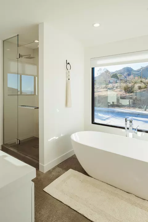 Bath - 60633 Pueblo Trl, Joshua Tree, CA 92252 photo 6 of 6
