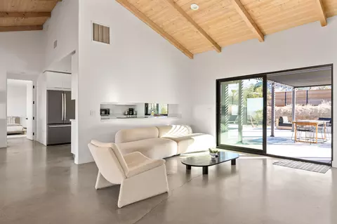 Living - 60633 Pueblo Trl, Joshua Tree, CA 92252 photo 2 of 2