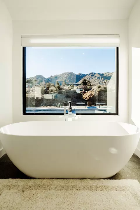 Bath - 60633 Pueblo Trl, Joshua Tree, CA 92252 photo 5 of 6