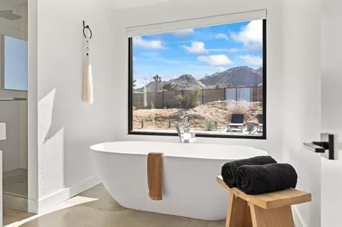 Bath - 60633 Pueblo Trl, Joshua Tree, CA 92252 photo 1 of 6