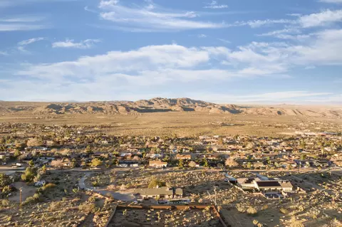 View/Area - 60633 Pueblo Trl, Joshua Tree, CA 92252 photo 3 of 4