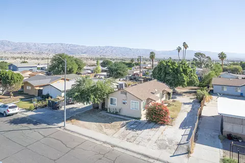 View/Area - 43780 W Circle Dr, Indio, CA 92201 photo 3 of 7