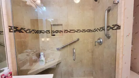 Bath - 82088 Cochran Dr, Indio, CA 92201 photo 4 of 4