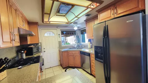 Kitchen - 82088 Cochran Dr, Indio, CA 92201 photo 4 of 6