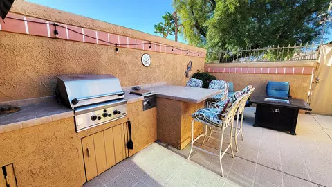 Kitchen - 82088 Cochran Dr, Indio, CA 92201 photo 2 of 6