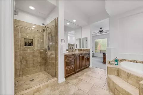 Bath - 48548 Meandering Cloud St, Indio, CA 92201 photo 4 of 5