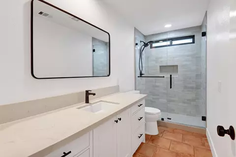 Bath - 48192 Panorama Ave, Indio, CA 92201 photo 3 of 4