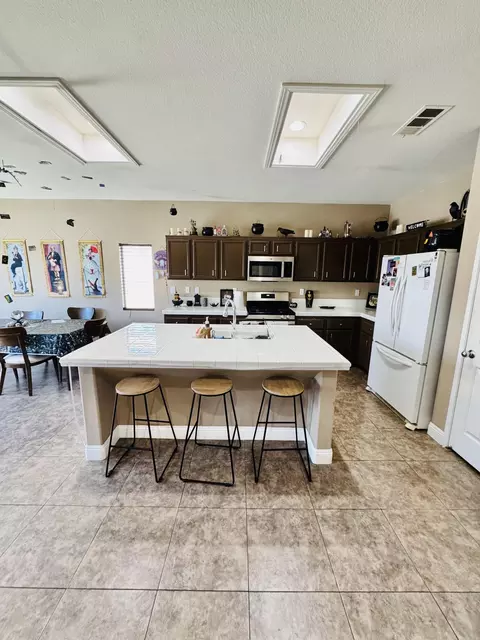 Kitchen - 40567 Broadmoor Dr, Indio, CA 92203 photo 2 of 2