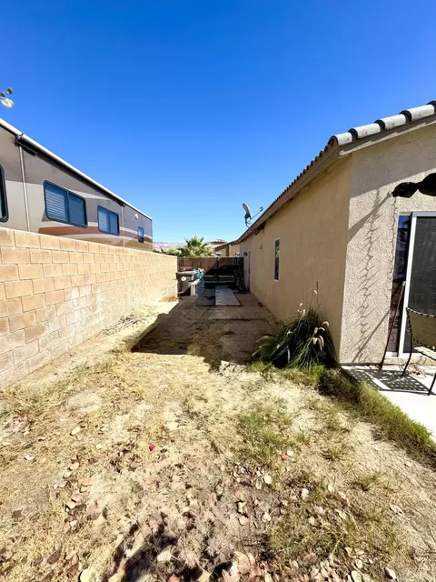 Exterior - 40567 Broadmoor Dr, Indio, CA 92203 photo 2 of 5
