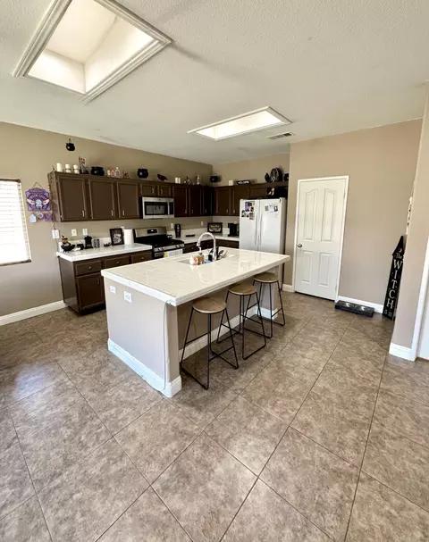 Kitchen - 40567 Broadmoor Dr, Indio, CA 92203 photo 1 of 2