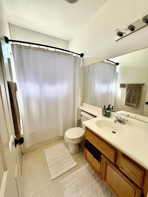 Bath - 40567 Broadmoor Dr, Indio, CA 92203 photo 1 of 2