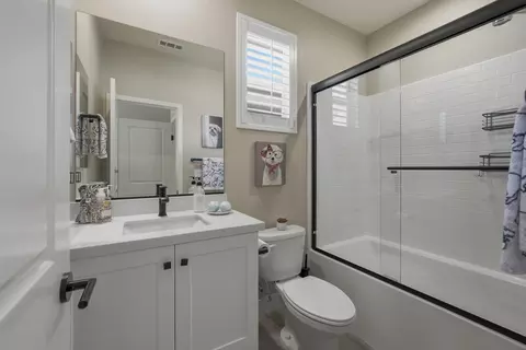 Bath - 51432 Mastic Way, Indio, CA 92201 photo 2 of 2