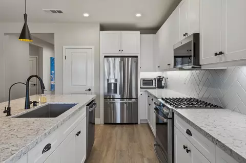 Kitchen - 51432 Mastic Way, Indio, CA 92201 photo 3 of 4