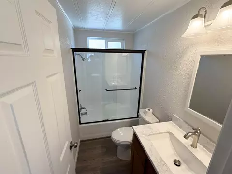 Bath - 28495 Roan Ranch Rd, Menifee, CA 92585 photo 3 of 3