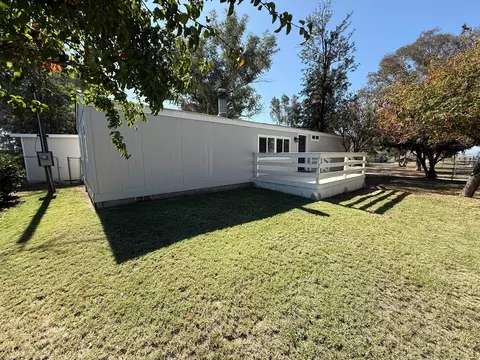 Exterior - 28495 Roan Ranch Rd, Menifee, CA 92585 photo 11 of 17