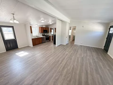 Living - 28495 Roan Ranch Rd, Menifee, CA 92585 photo 2 of 3