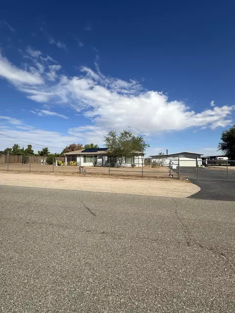 15786 El Centro St, Hesperia, CA 92345