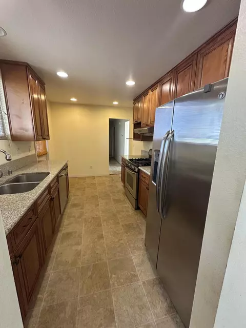 Kitchen - 15786 El Centro St, Hesperia, CA 92345 photo 2 of 2