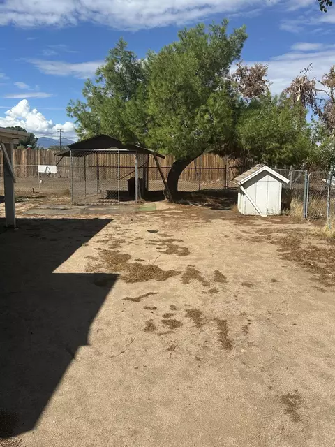 Exterior - 15786 El Centro St, Hesperia, CA 92345 photo 2 of 4
