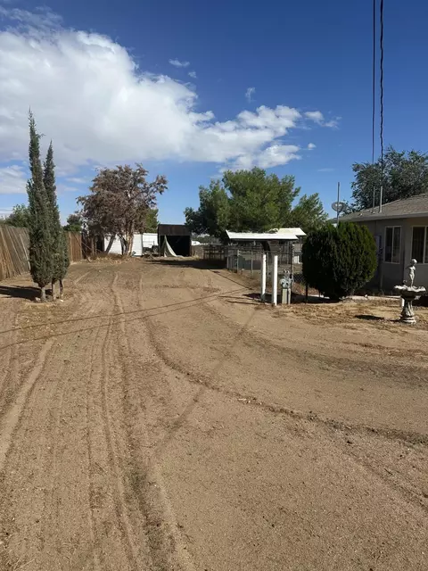 Exterior - 15786 El Centro St, Hesperia, CA 92345 photo 1 of 4